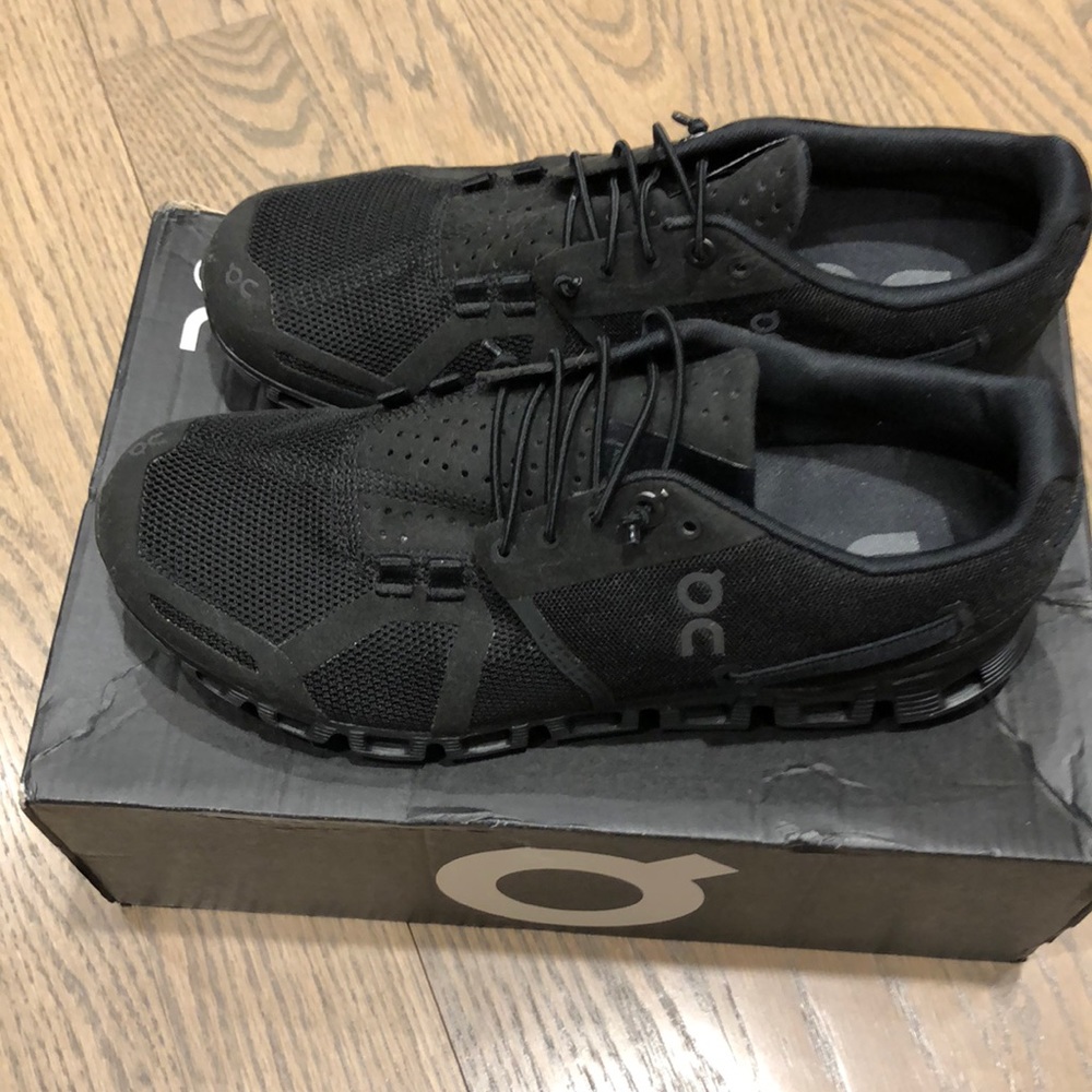 On running shoes size 7.5 Swiss engineering